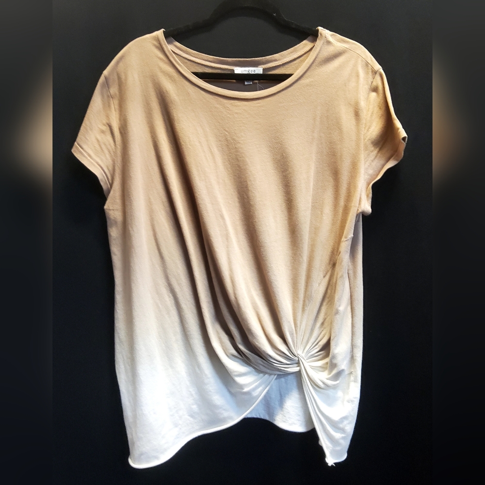 Umgee - Tan/Wht s/s twisted bottom tee. - Picture 4 of 6